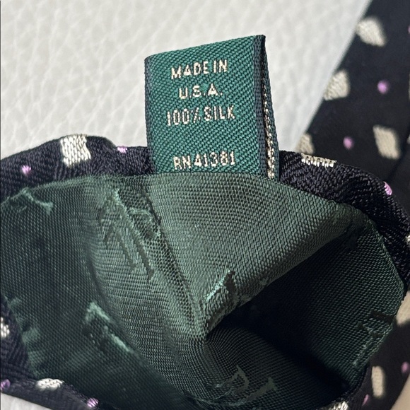 Lauren Ralph Lauren 100% Silk Men’s Black and Ivory Tie - Picture 5 of 6